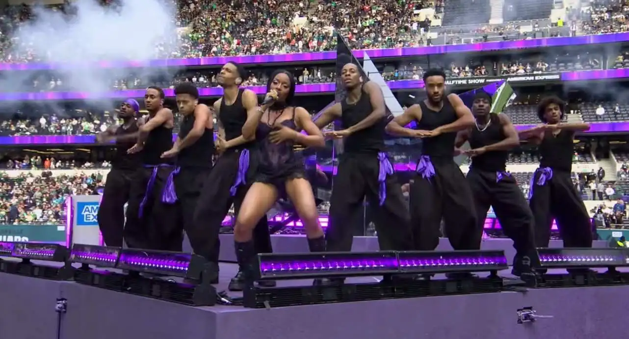 Ayra Starr Makes History With NFL Halftime Performance in London