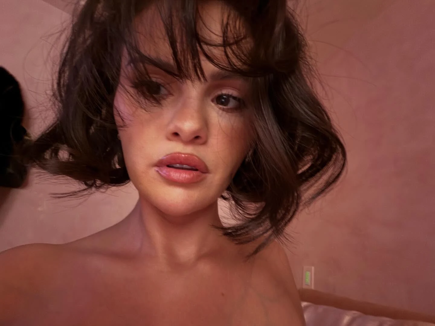 Selena Gomez Says Nicotine Vaping Changed Her Voice as She Opens Up About Quitting