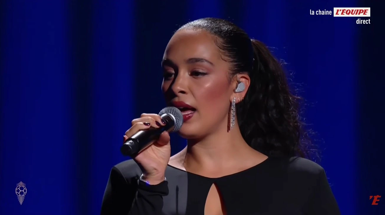 Jorja Smith Opens 2026 Ballon d’Or Ceremony with ‘Blue Lights’